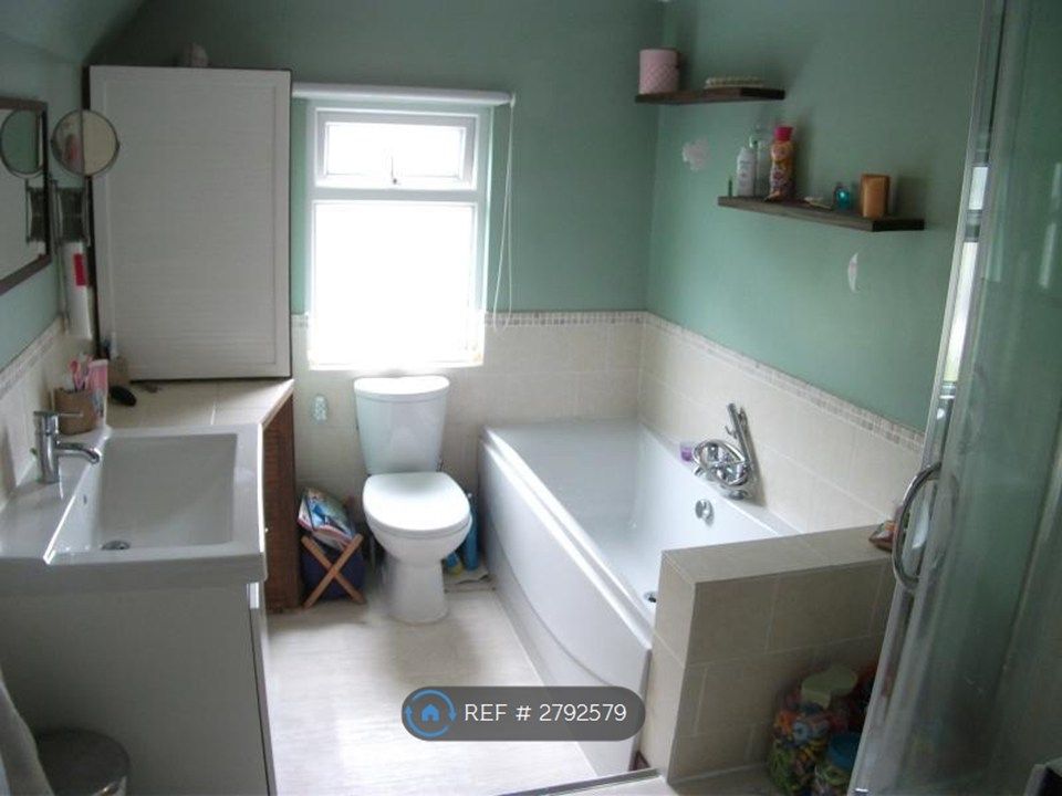 Property photo 3 of 20 Separate Bath