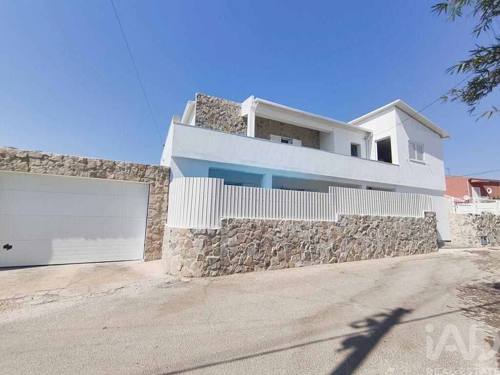 Property photo 1 of 40
