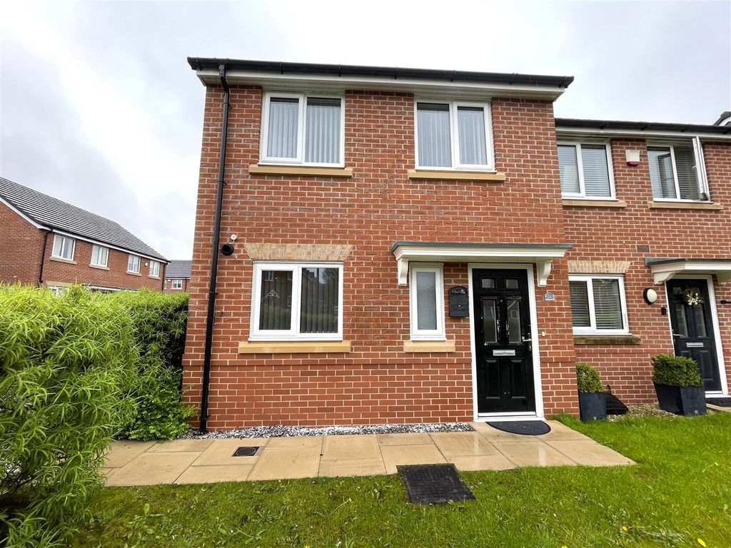 Property photo 1 of 12 Front Of House