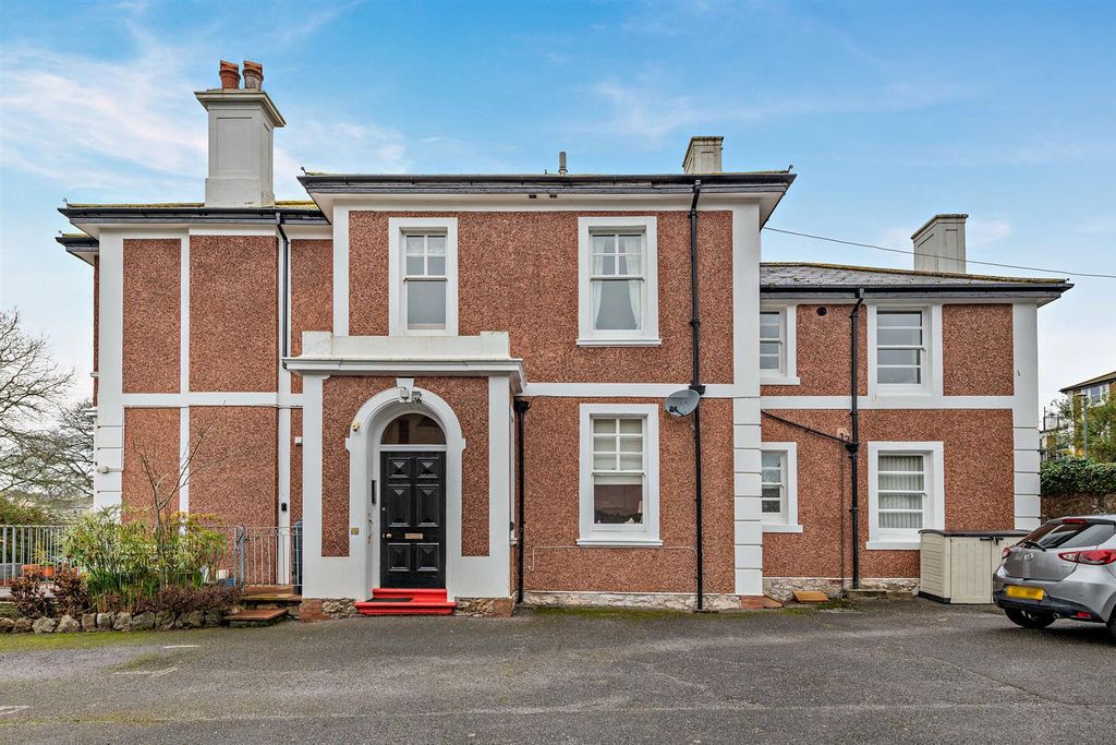 Property photo 1 of 9 8674761-Exterior05-800.Jpg