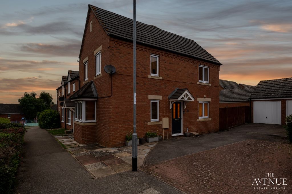 Property photo 1 of 42 4647852