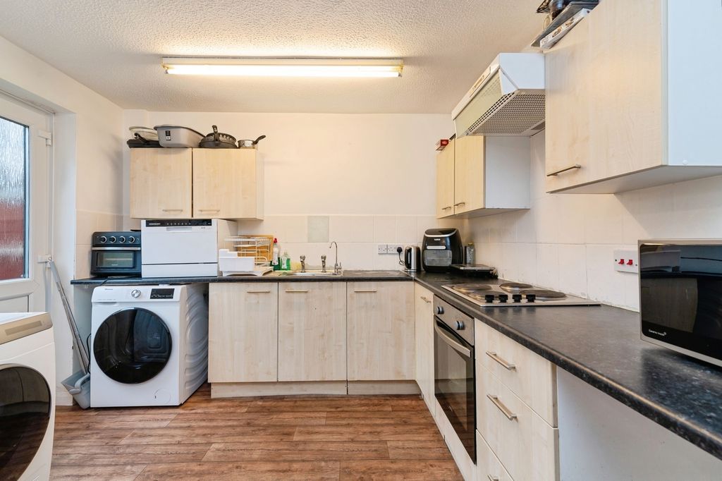 Property photo 3 of 12 Pbox-Img.Jpg