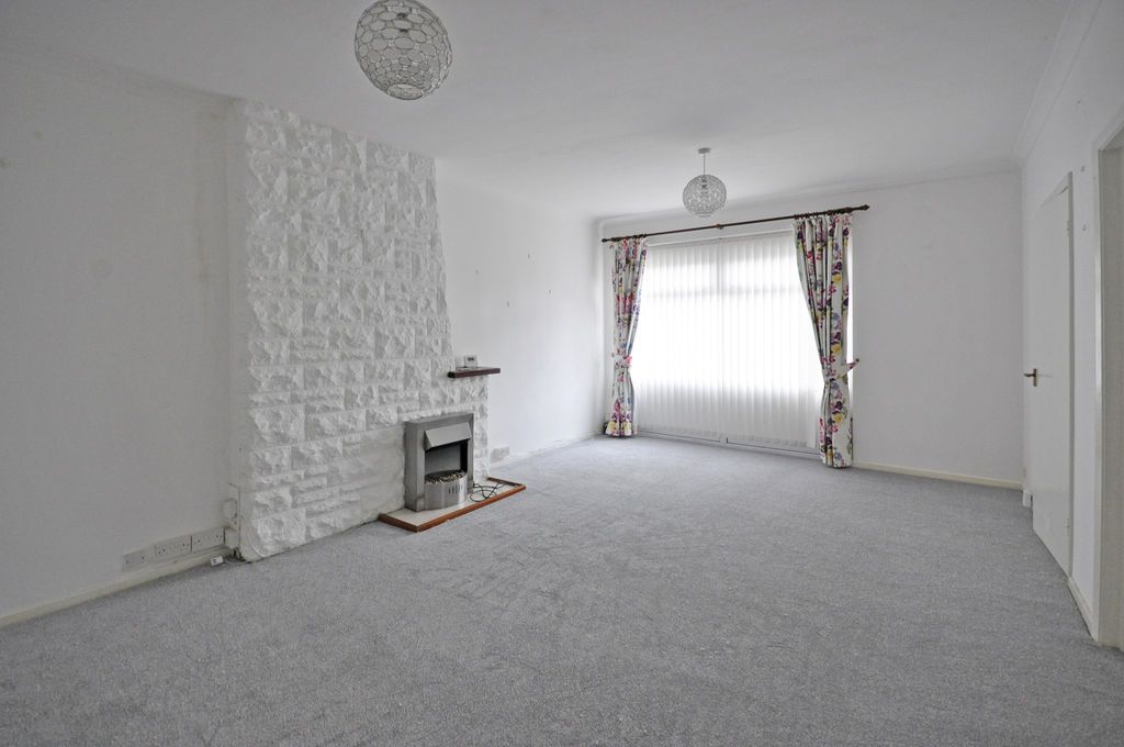 Property photo 2 of 17 Photo 2