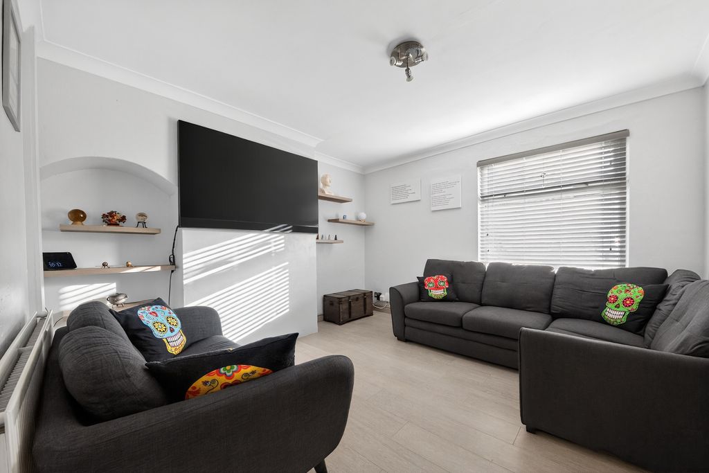 Property photo 2 of 21 Reception Room