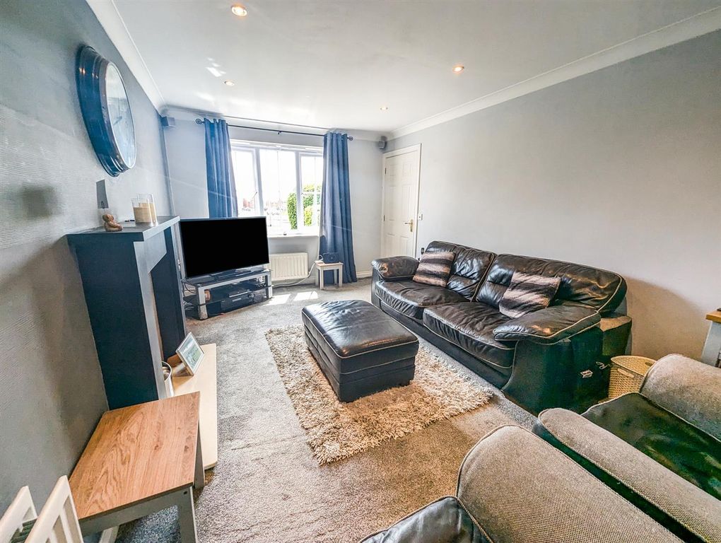 Property photo 3 of 34 Pxl_20250617_114152336.Raw-01.Cover.Jpg