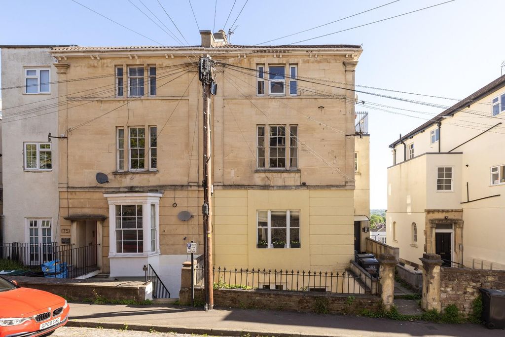 Property photo 2 of 22 Char7498.Jpg