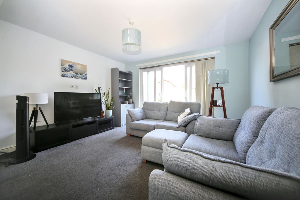 Property photo 2 of 14