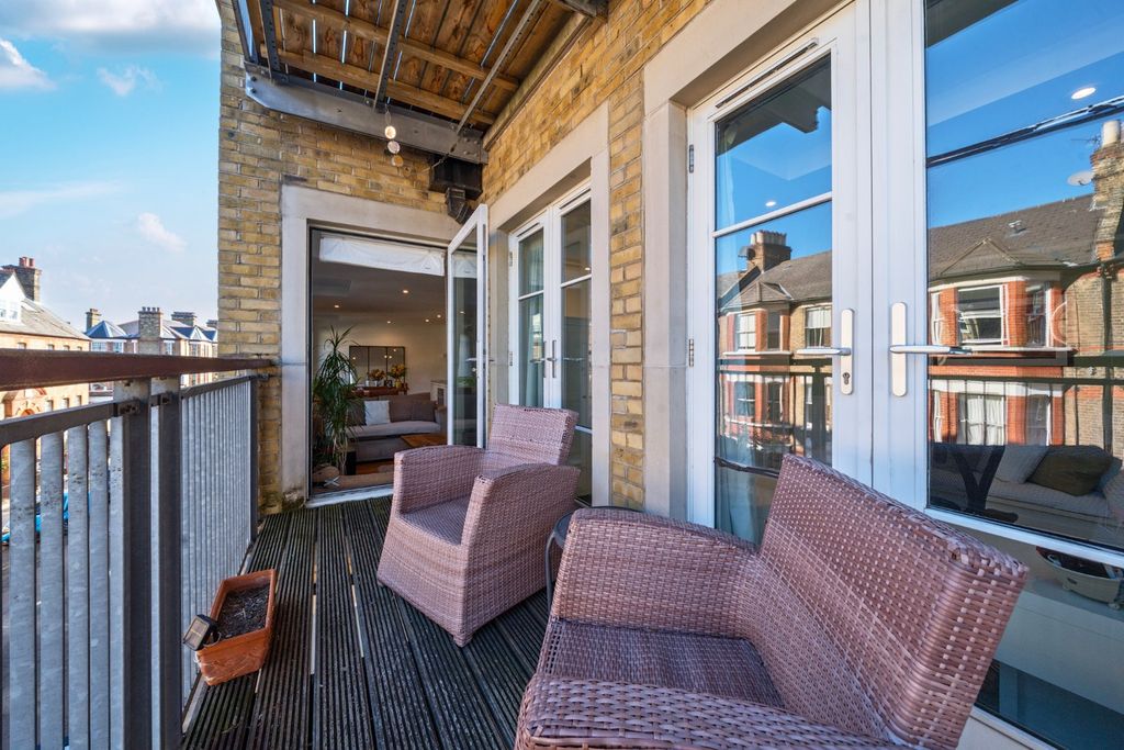 Property photo 2 of 18 Picture No. 04