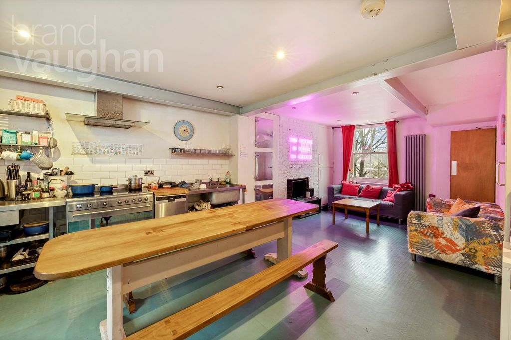 Property photo 3 of 24 Picture No. 35