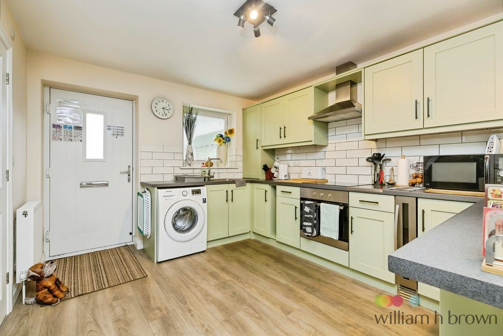 Property photo 2 of 19 Image