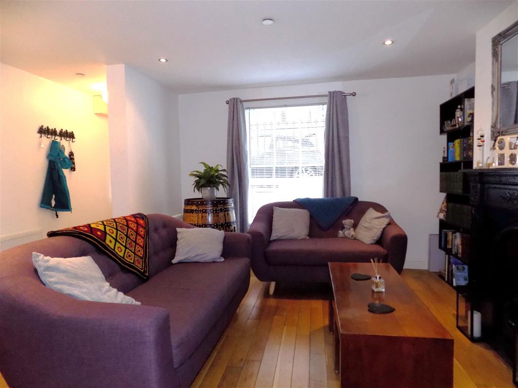 Property photo 3 of 14 9.Jpg