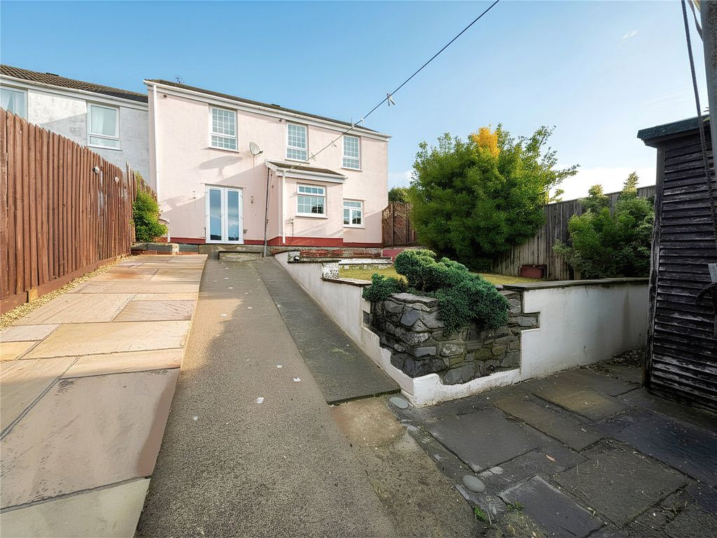 Property photo 1 of 28 Picture No. 12