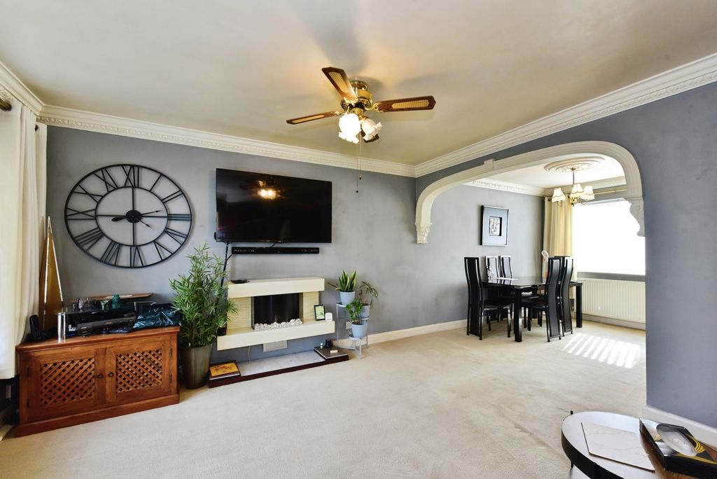 Property photo 2 of 17 Pbox-Img.Jpg