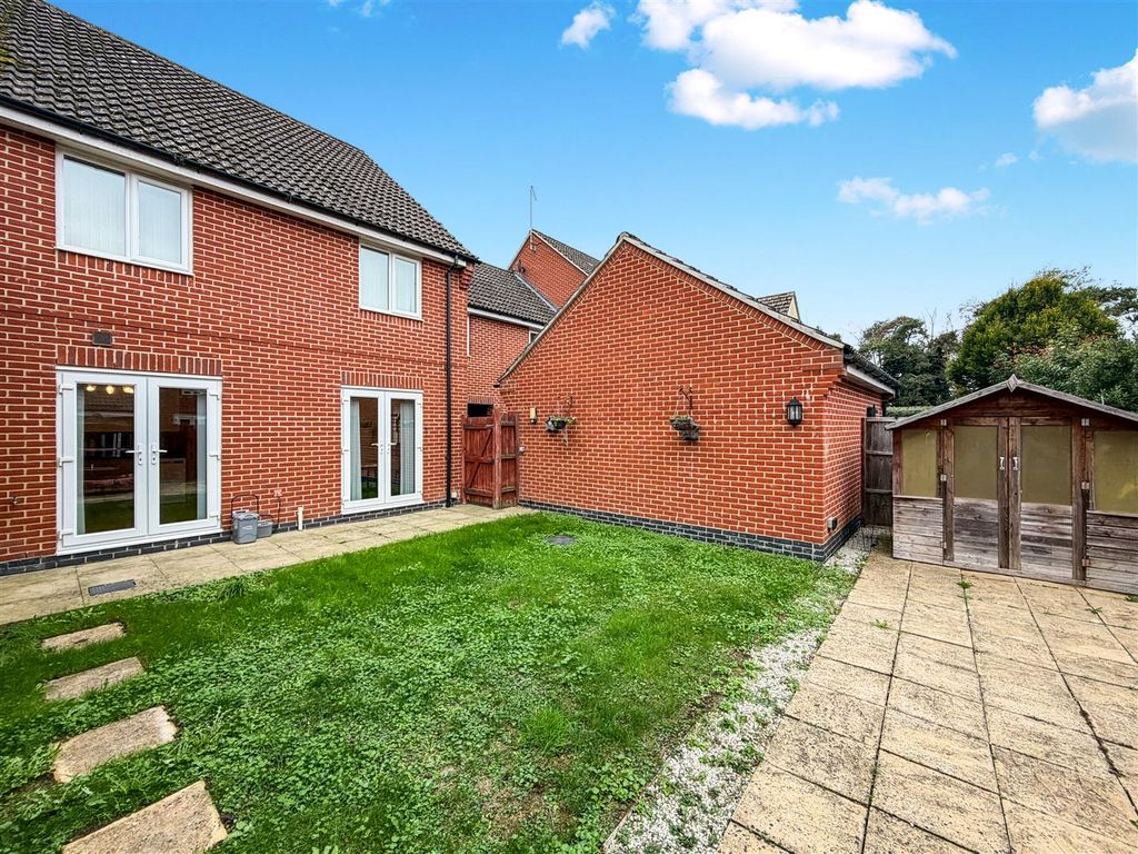 Property photo 2 of 17