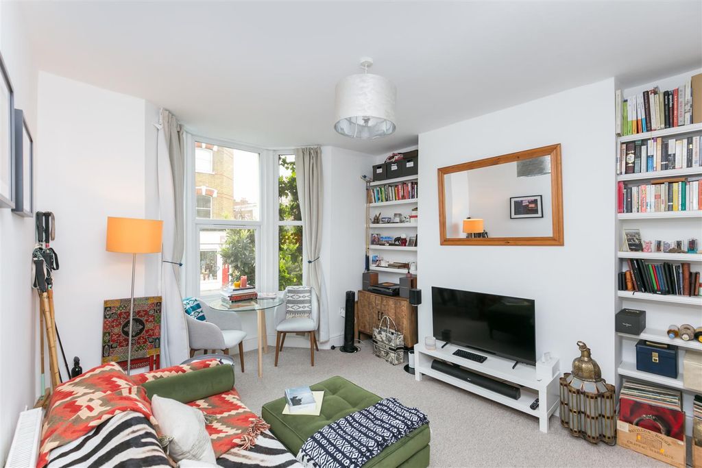 Property photo 3 of 11