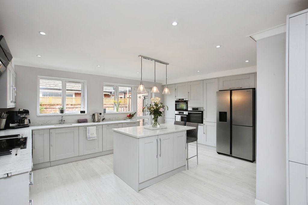 Property photo 1 of 23 Pbox-Img.Jpg