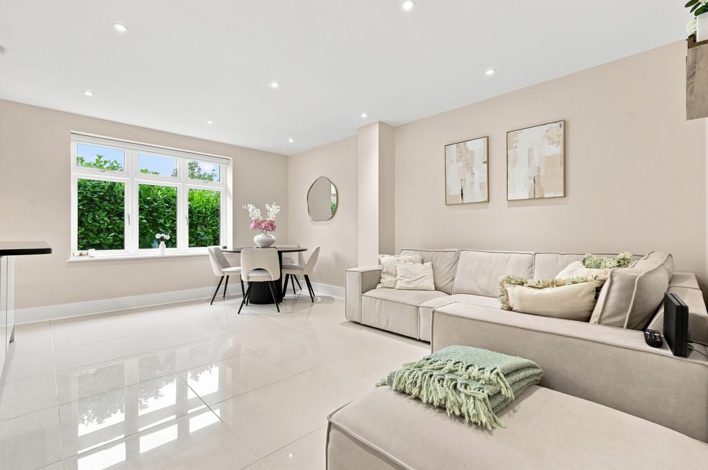 Property photo 3 of 16 55673311