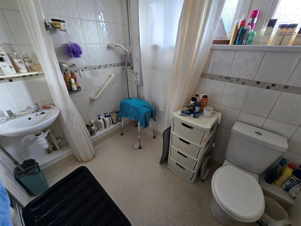 Property photo 2 of 5 Shower Room