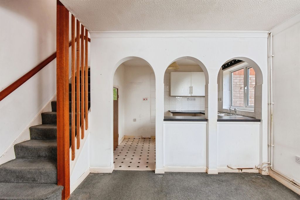 Property photo 3 of 16