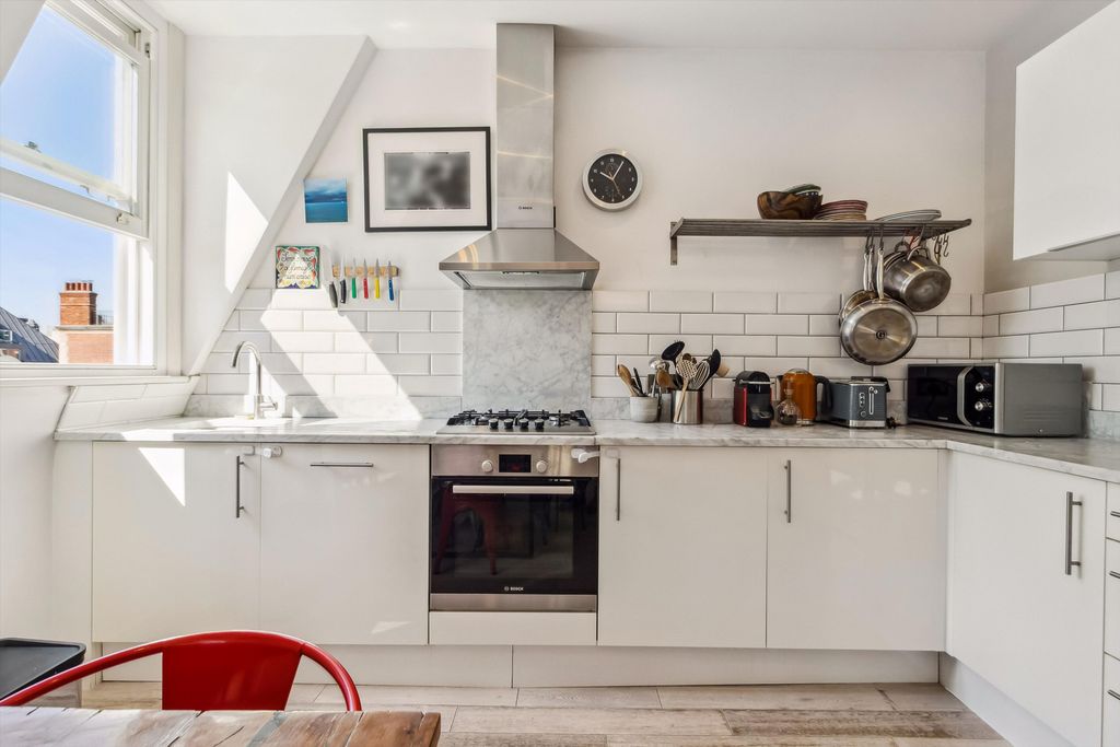 Property photo 2 of 14 Image