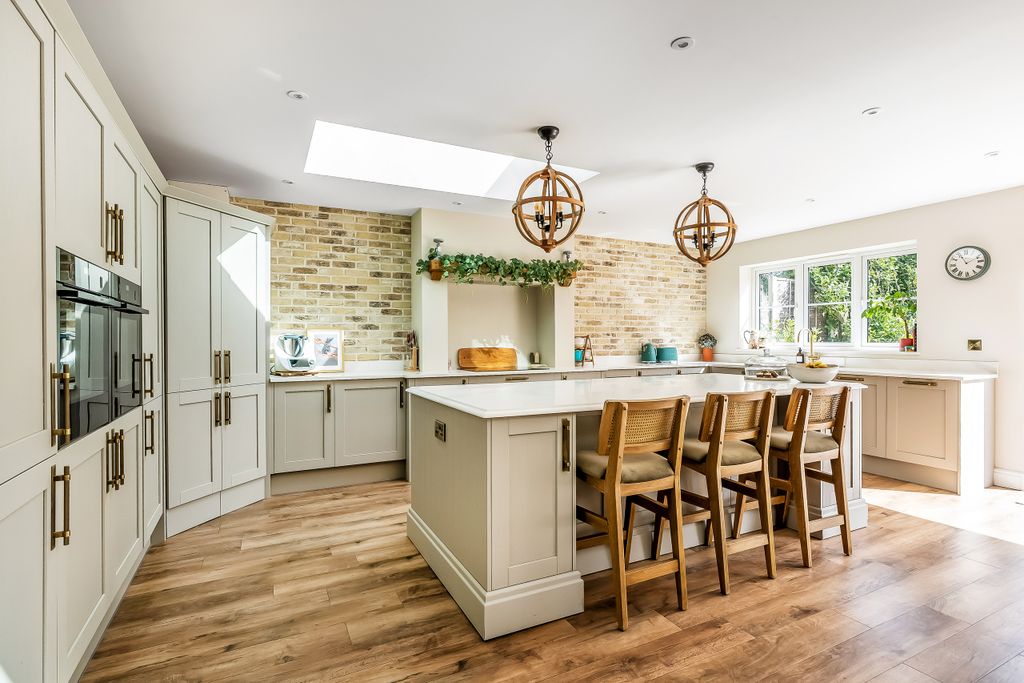 Property photo 2 of 48 2