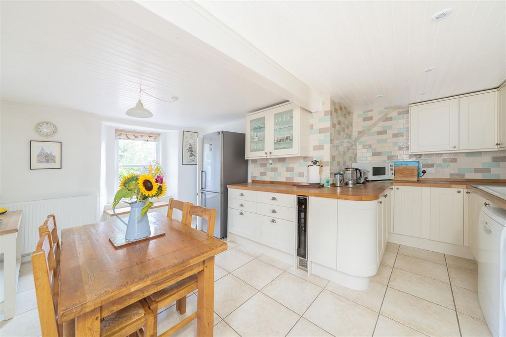 Property photo 3 of 27 Abbey_View-07.Jpg
