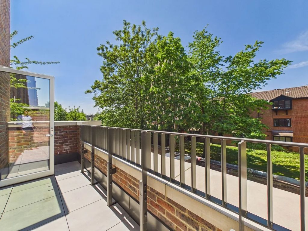Property photo 3 of 19 Photo 1
