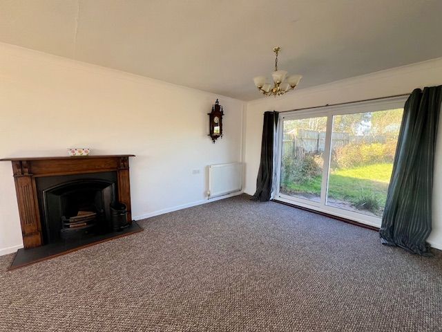 Property photo 3 of 10 Living Room