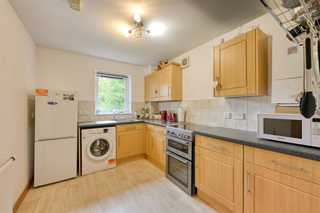 Property photo 3 of 13 Kitchen