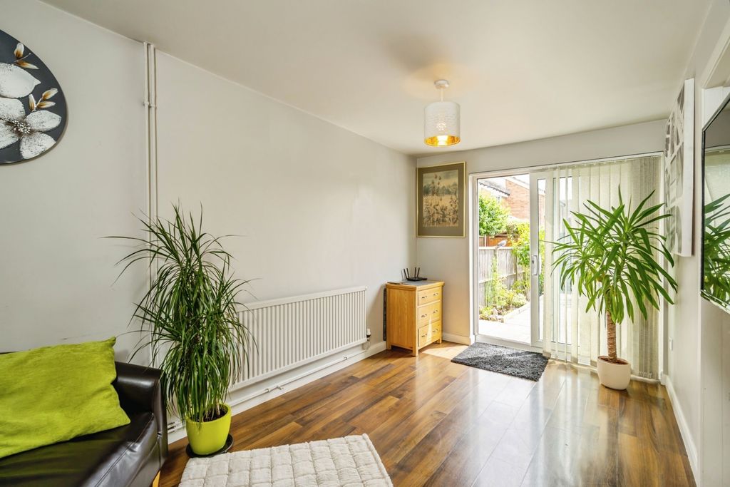 Property photo 3 of 12 Photo