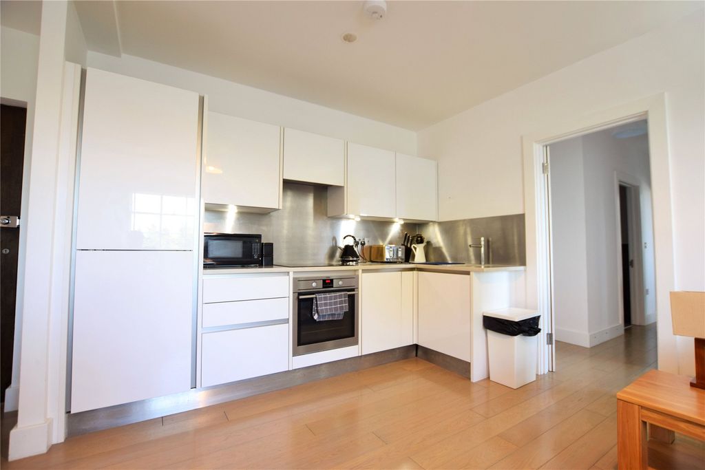 Property photo 3 of 7 Kitchen