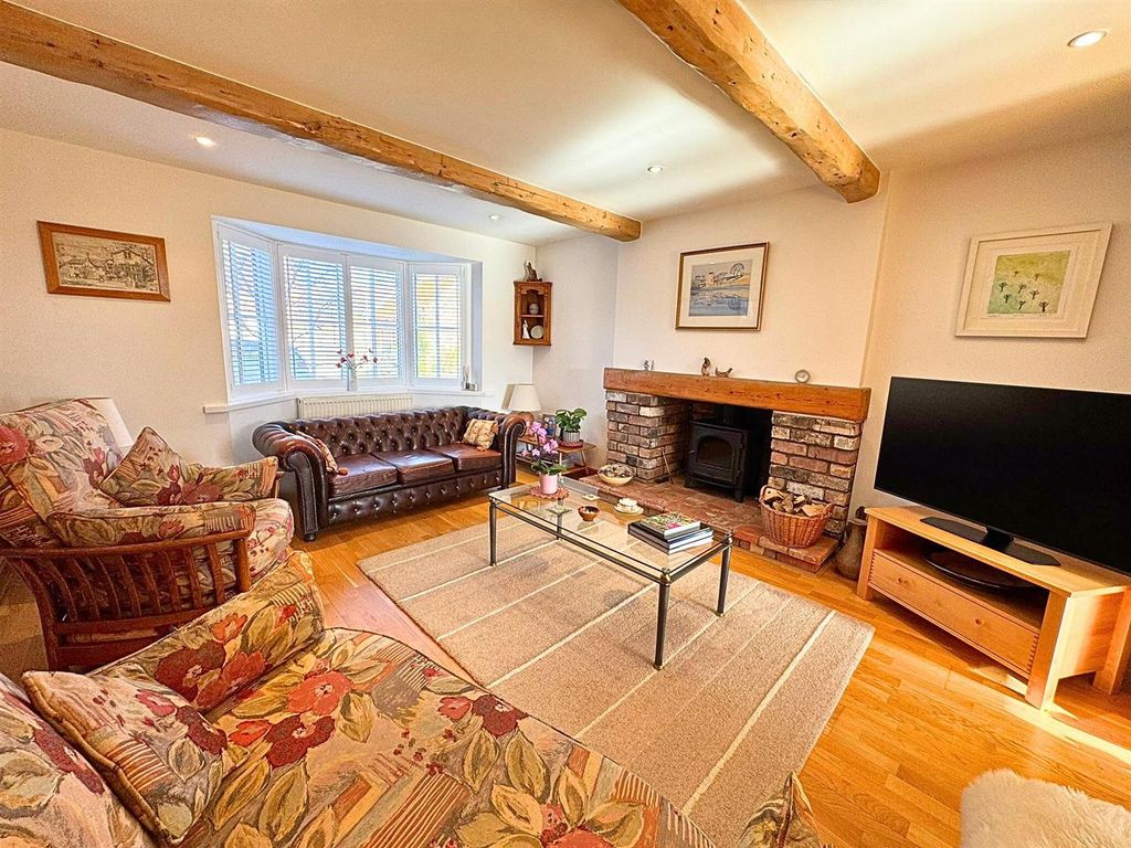 Property photo 2 of 29 Sitting Room