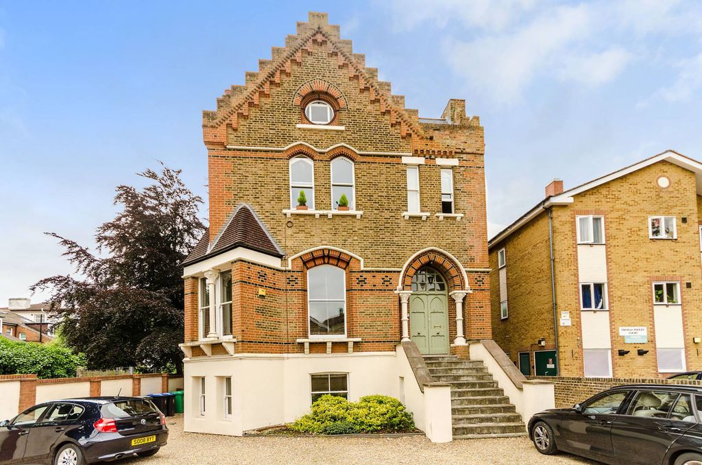 Property photo 2 of 11