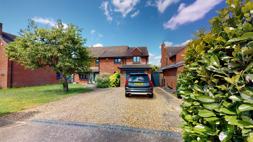 Property photo 1 of 27