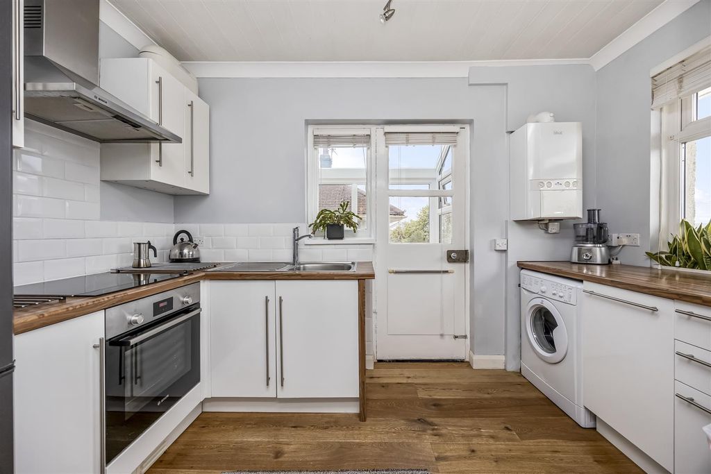 Property photo 2 of 23 Kitchen