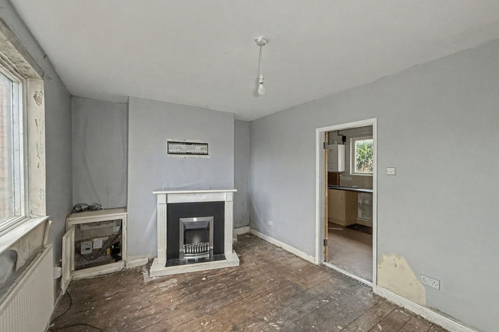 Property photo 3 of 13 91 Marks Avenue, Carlisle, Cumbria, Ca2 7Hp