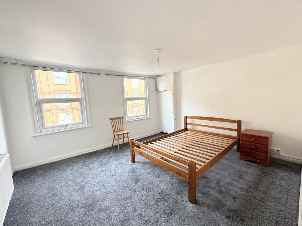 Property photo 3 of 5