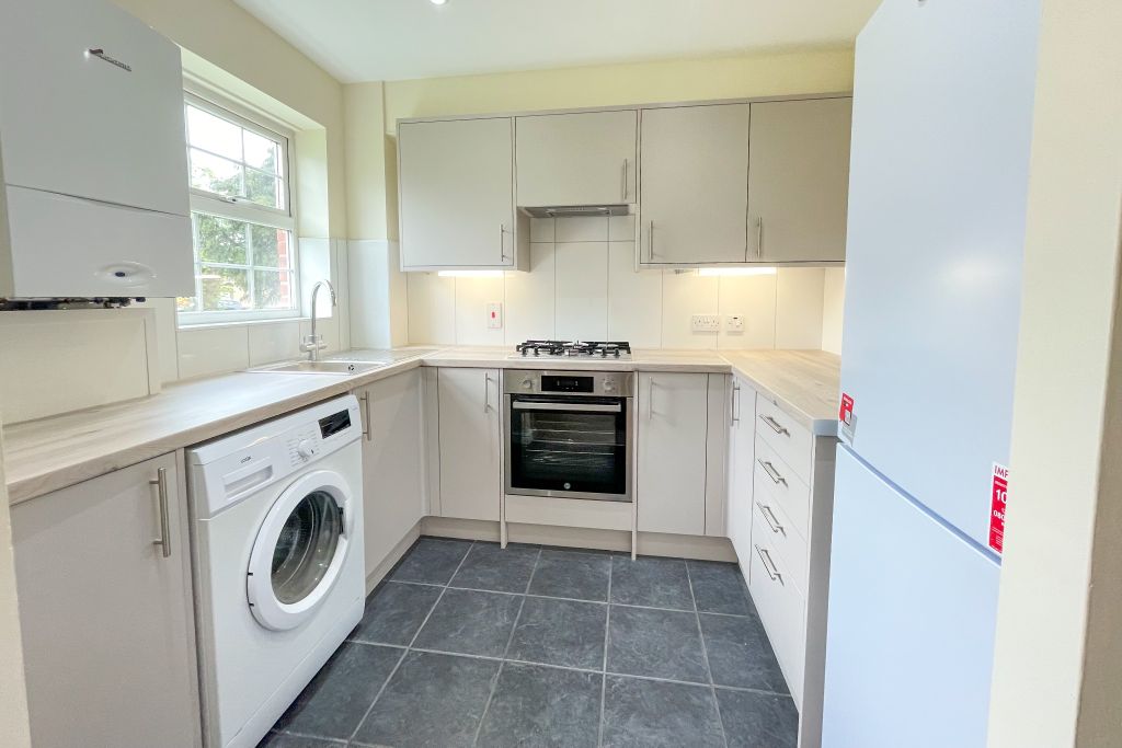 Property photo 2 of 7 Kitchen