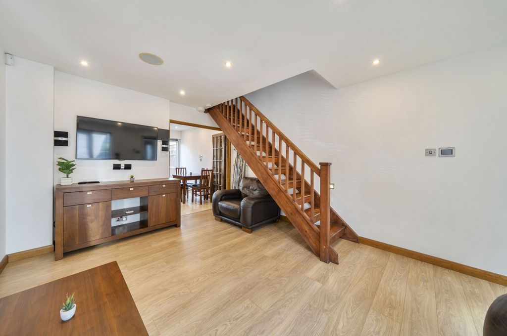 Property photo 1 of 25