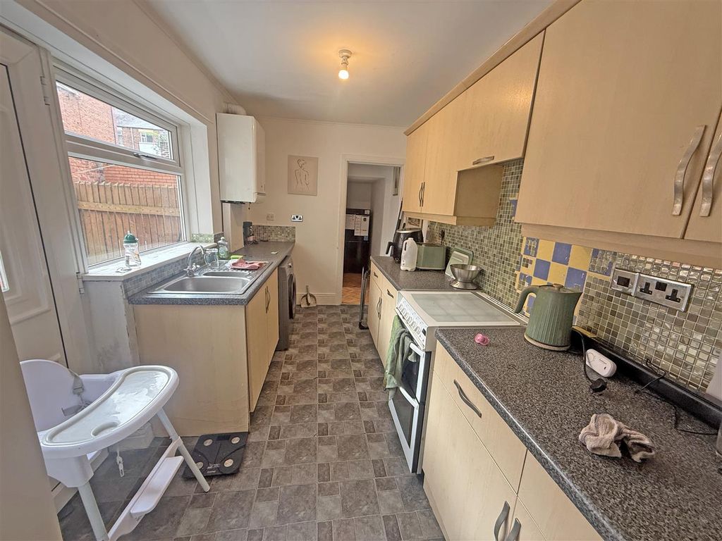 Property photo 3 of 8 Victoria Crescent Kitchen.Jpg