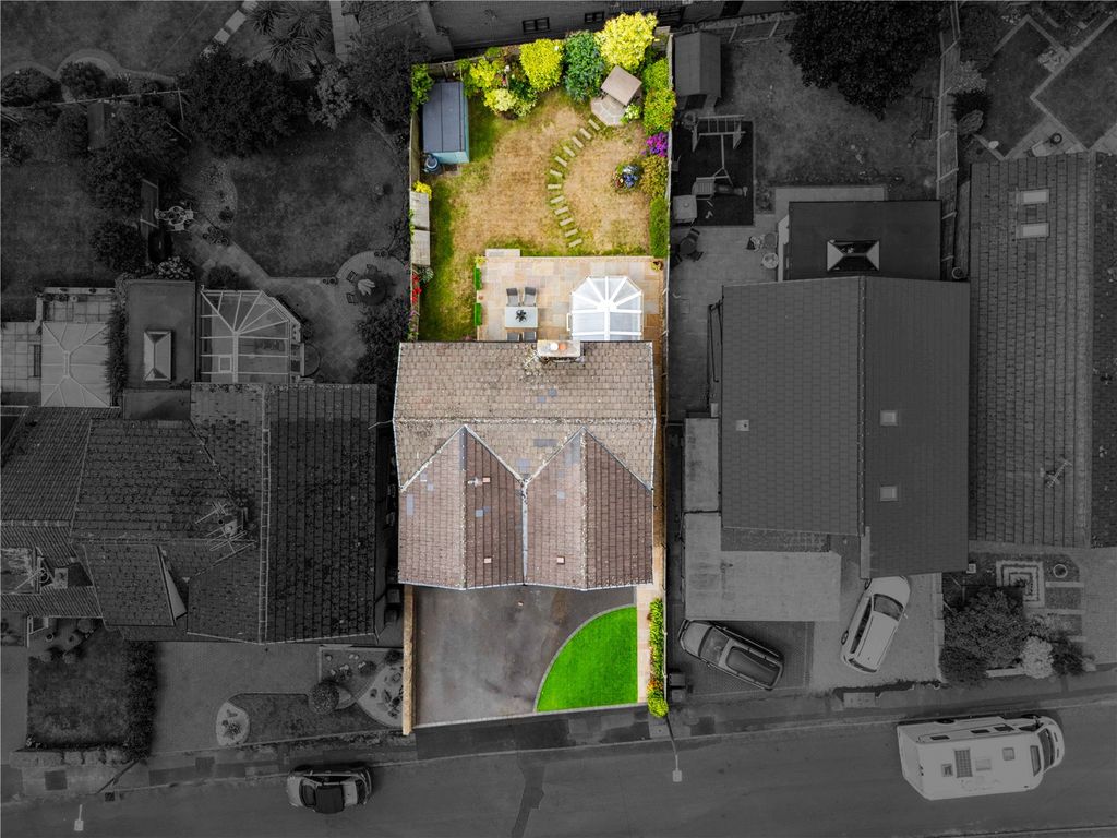 Property photo 2 of 33 Picture No. 44
