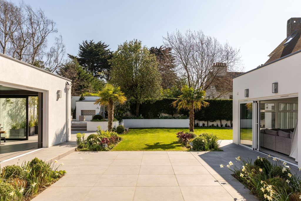 Property photo 3 of 45 Garden