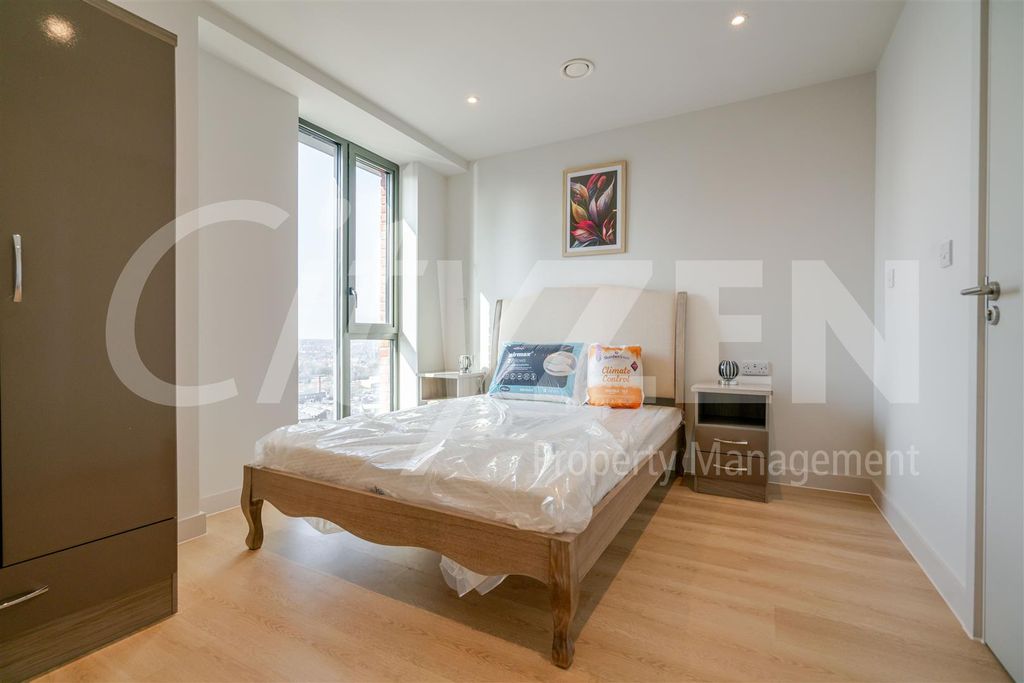 Property photo 3 of 20 Bedroom