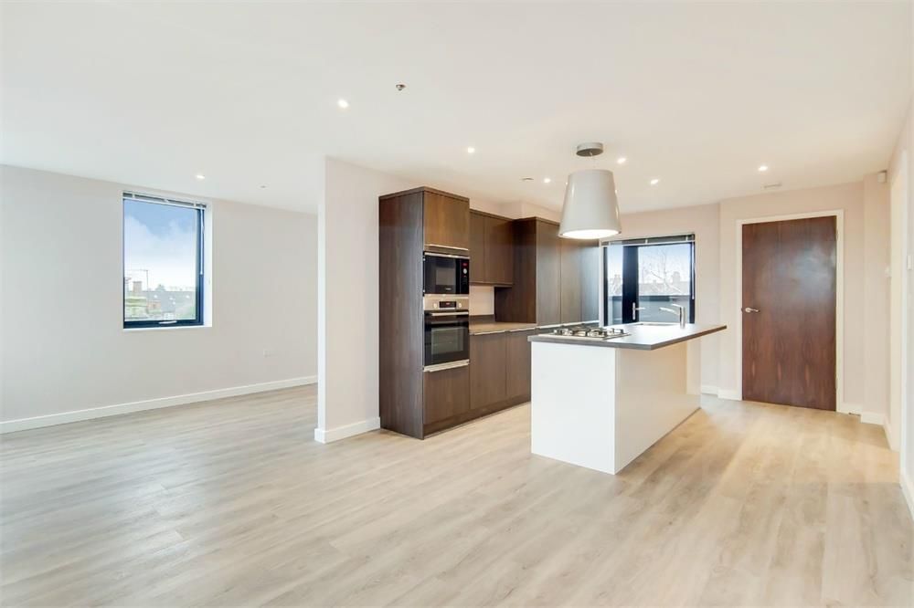 Property photo 2 of 9 2