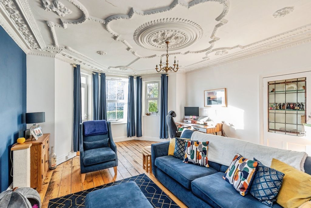 Property photo 2 of 15 Pbox-Img.Jpg