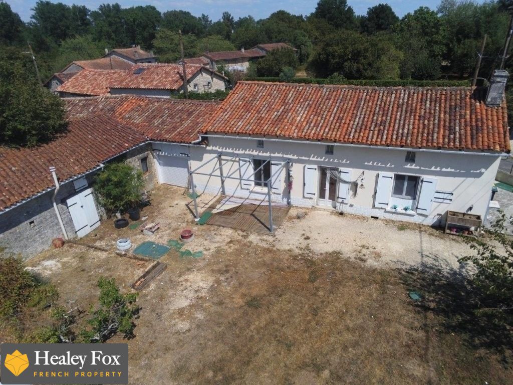 Property photo 2 of 17 1._Houses_For_Sale_In_France_2_6A9287Ab4B55F