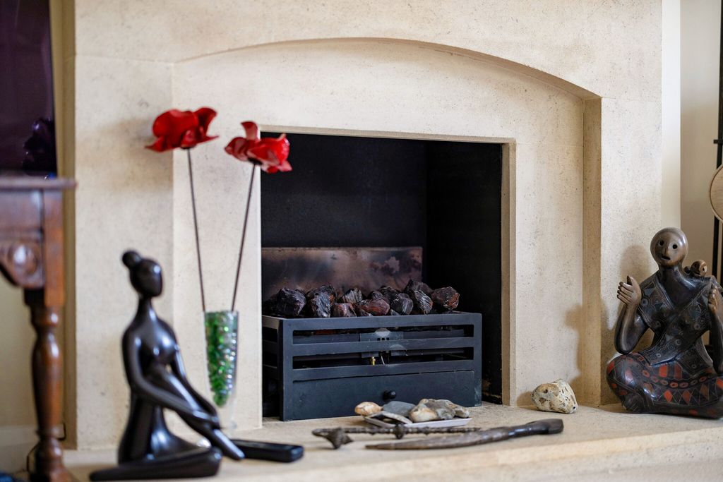 Property photo 2 of 20