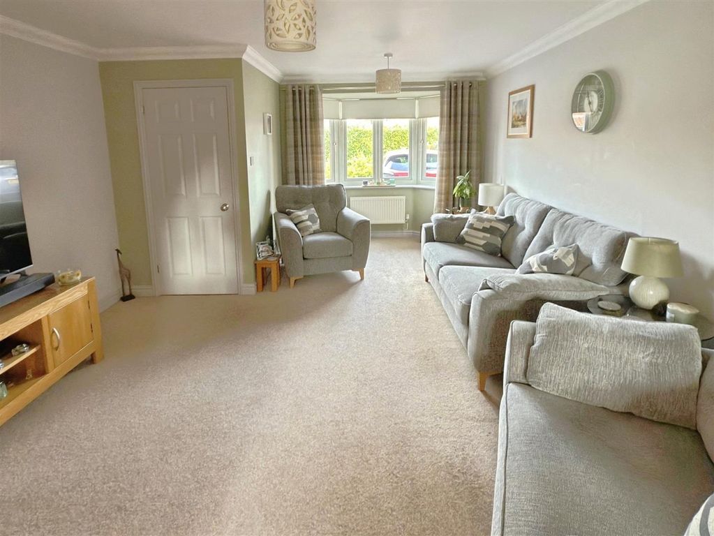 Property photo 3 of 16 Dd97772E-Main 20Lounge.Jpg