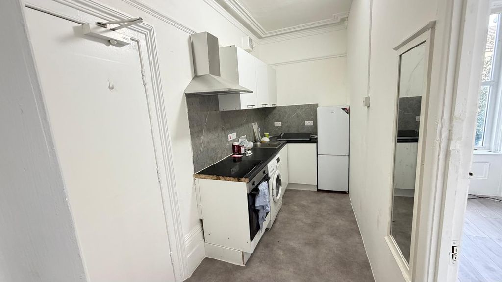Property photo 2 of 4 Kitchen