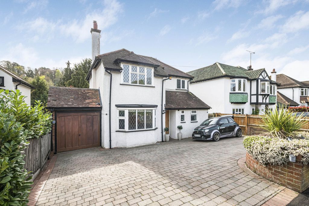 Property photo 1 of 27